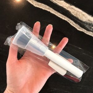 Rodan + Fields: liquid foundation brush